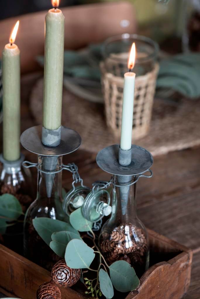 Esstisch festlich zu Weihnachten gedeckt