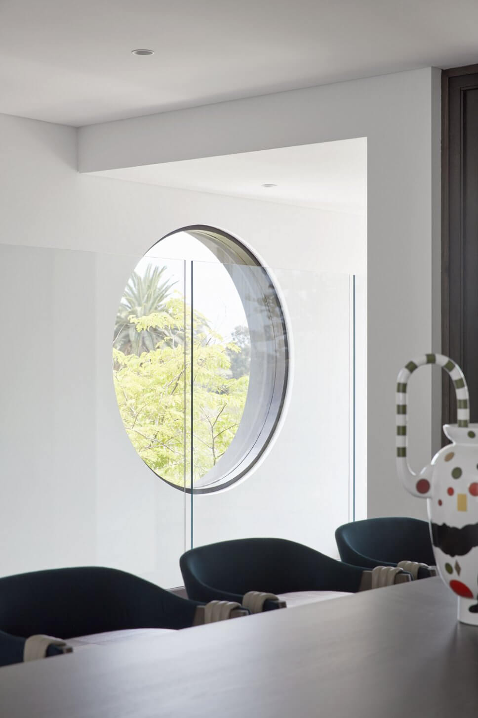 Modern eingerichtetes Esszimmer