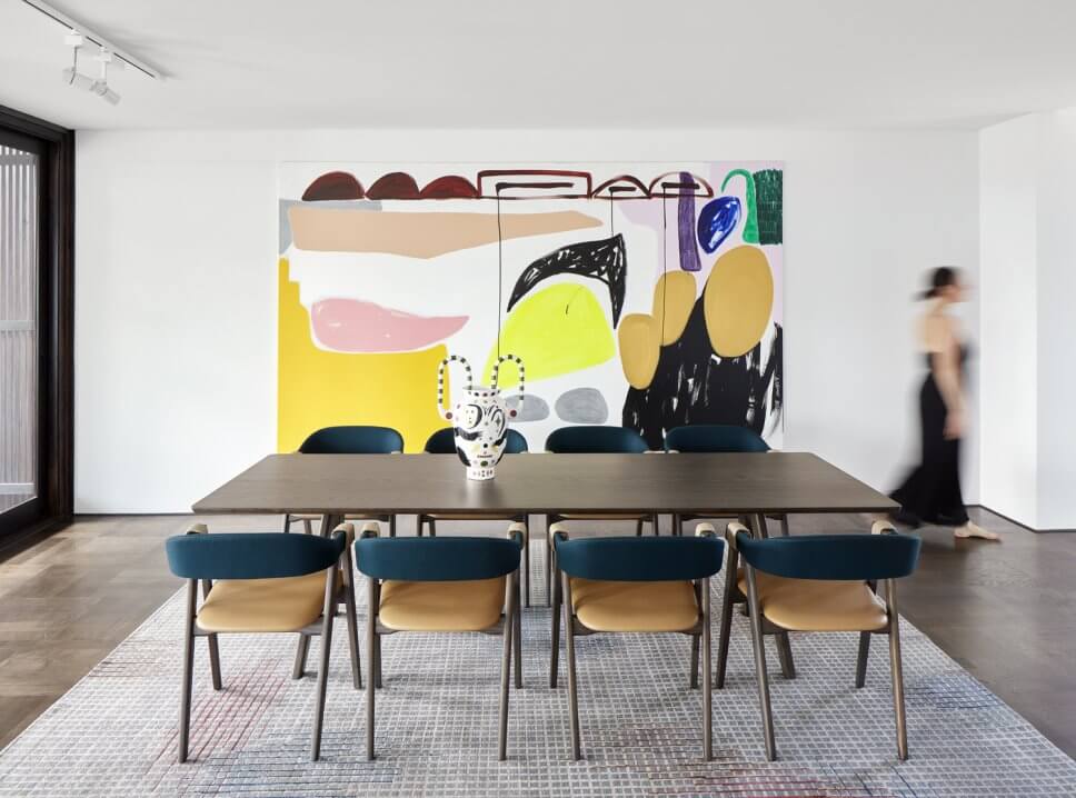 Modern eingerichtetes Esszimmer