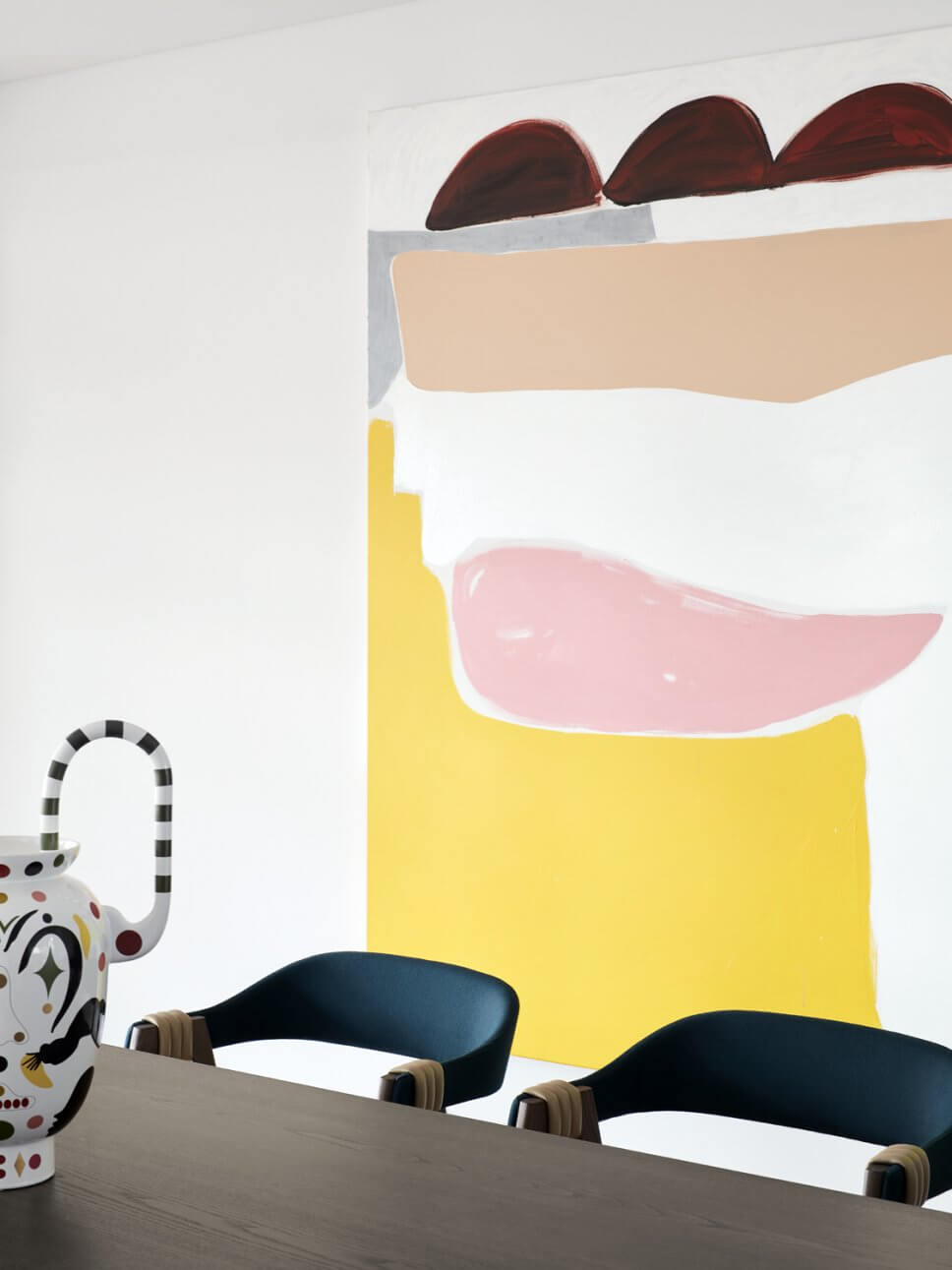 Modern eingerichtetes Esszimmer