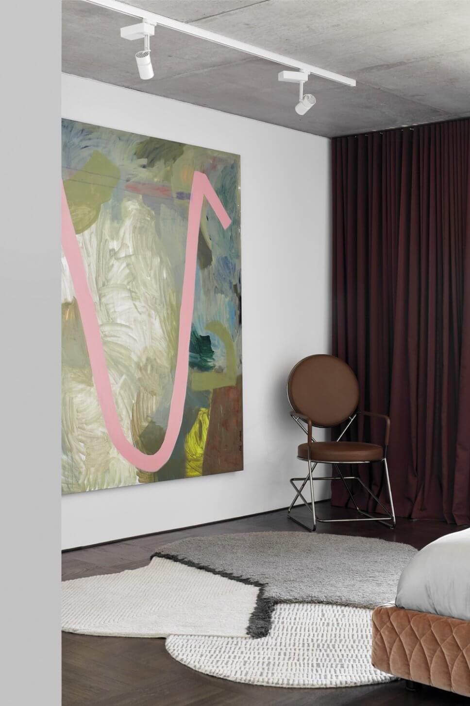 Modern eingerichtetes Schlafzimmer