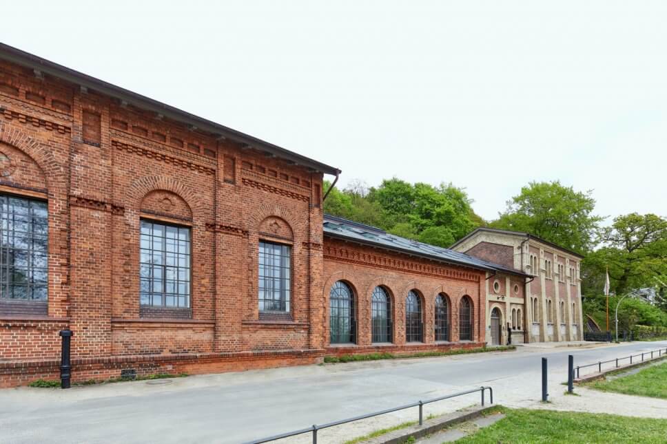 Zum Wohnraum sanierte historische Industriearchitektur aus Backstein