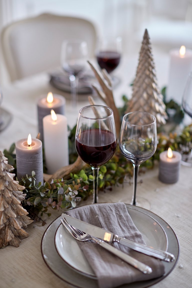 Tischdeko zu Weihnachten Zum Fest fein aufgetischt