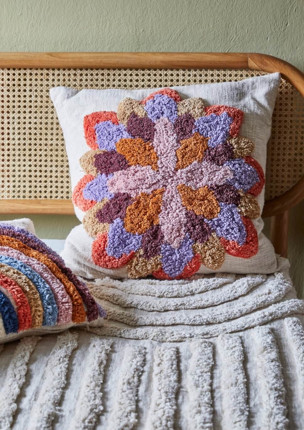 Skandinavisch gemütlich eingerichtetes Schlafzimmer