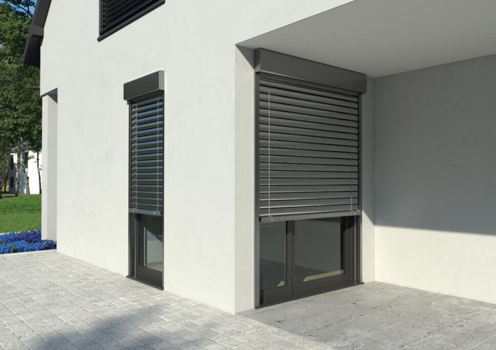 Einfamilienhaus mit heruntergelassenenen Raffstores