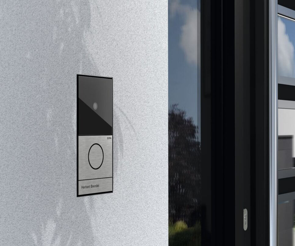 Elegante Türsprechanlage in moderner Architektur