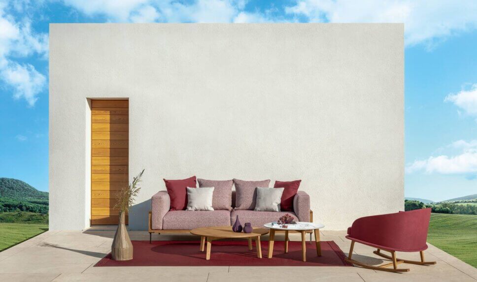 Modernes Gartensofa auf Terrasse