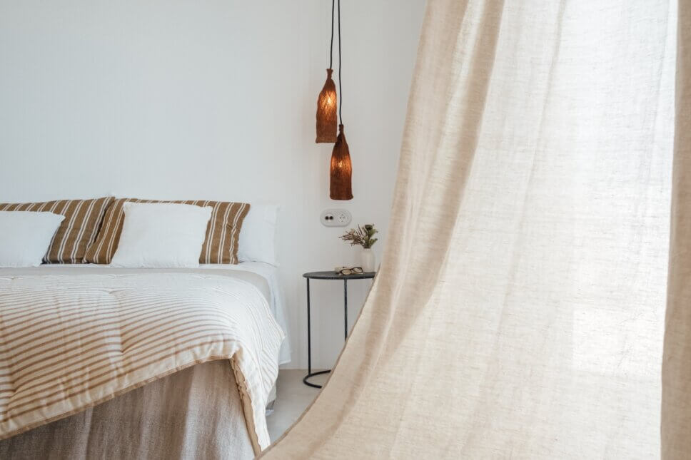 Schlafzimmer in moderner spanischer Finca