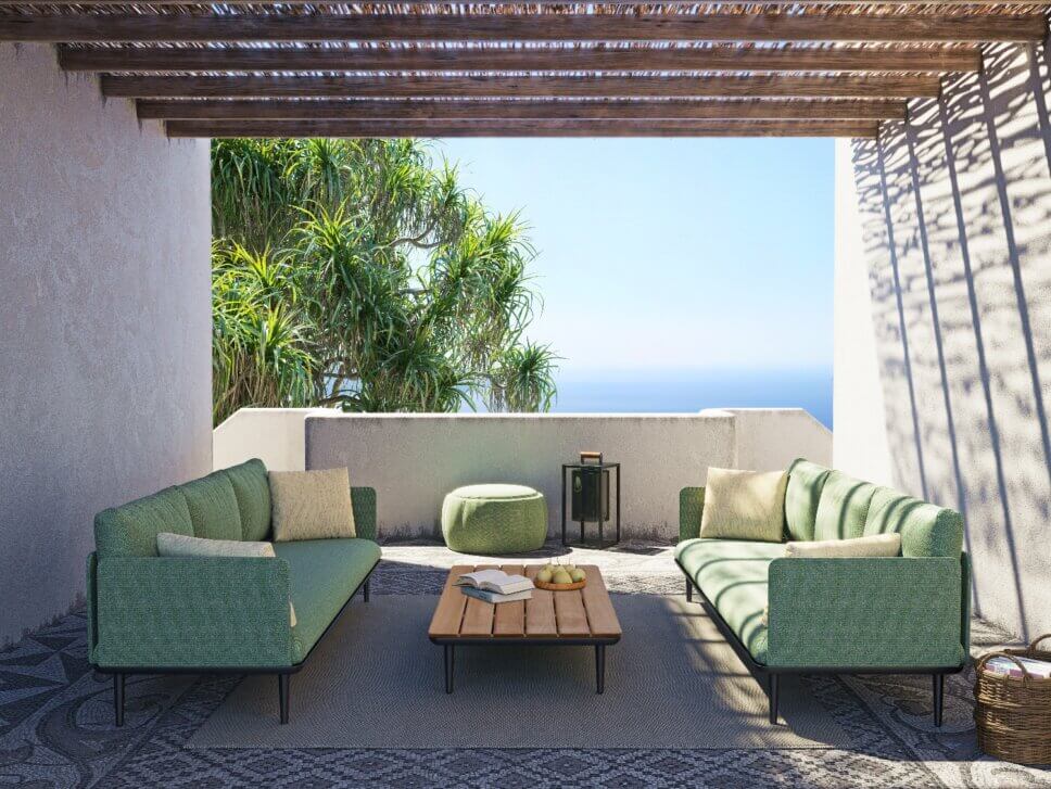 Modernes Gartensofa auf Balkon