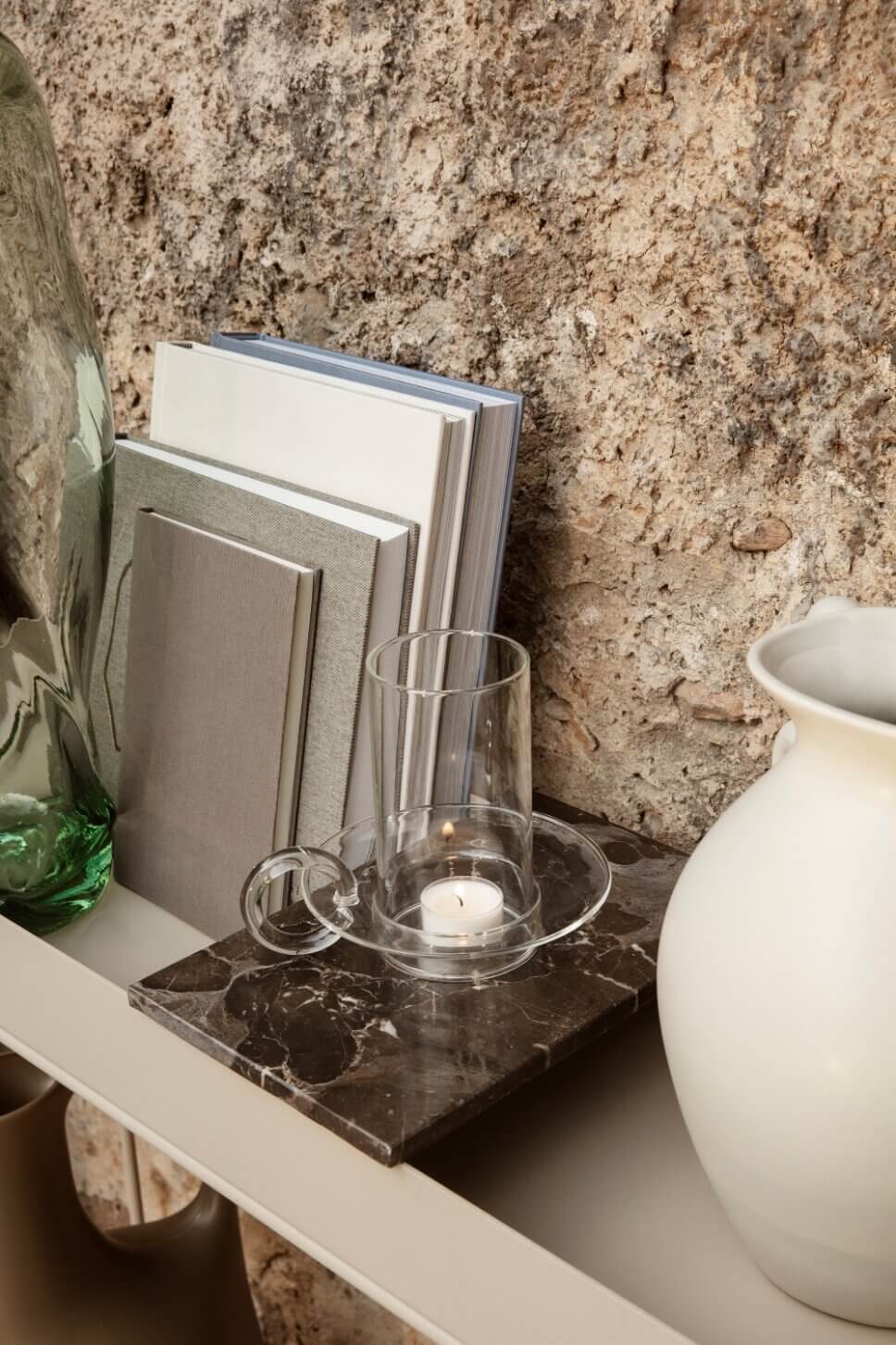 Pflanzkasten / Blumenbank dekoriert mit Windlicht