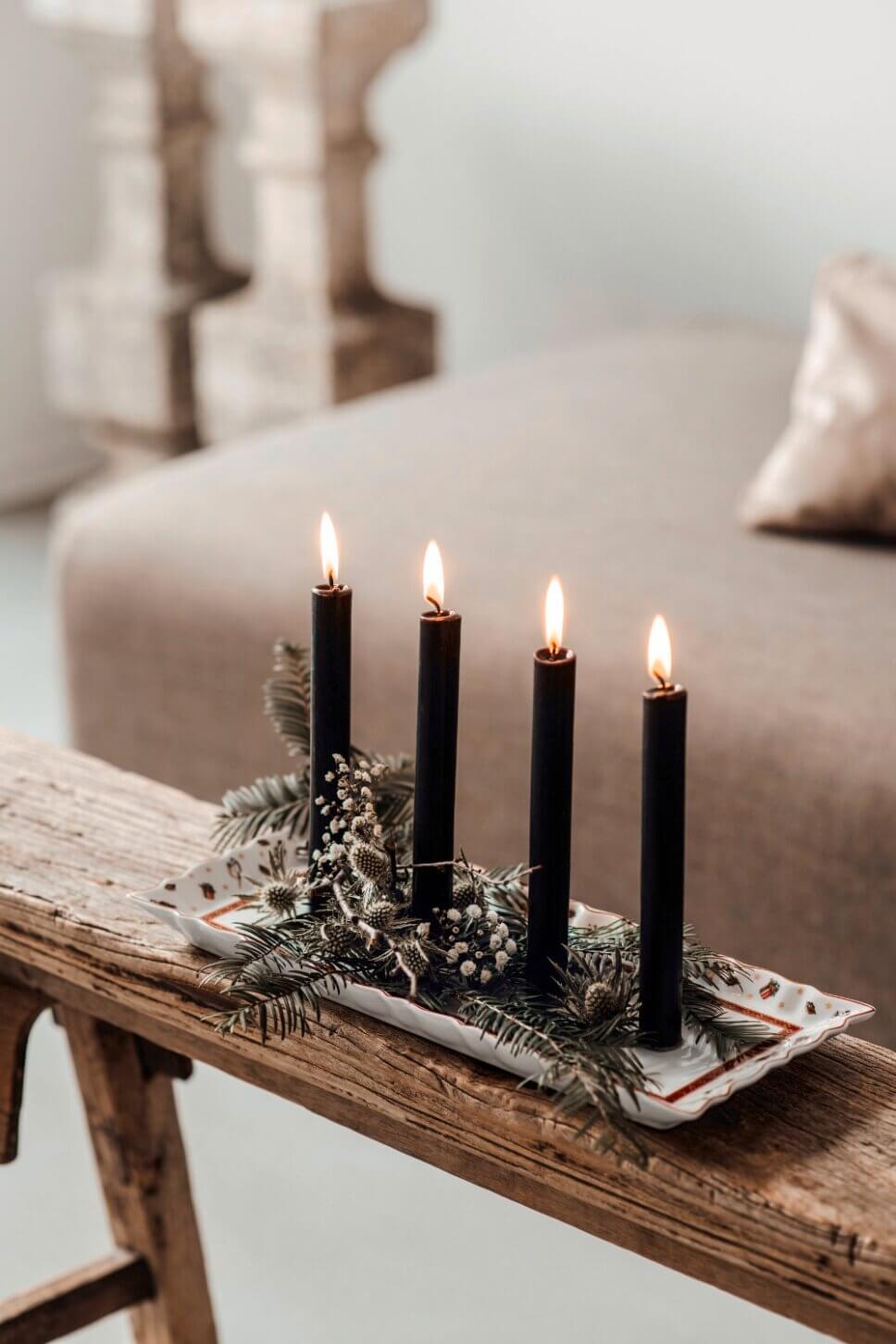 Brennende Kerzen im Adventskranz