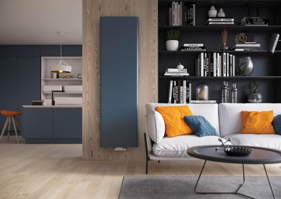 Modern eingerichtetes Wohnzimmer mit formschön gestaltetem Heizkörper