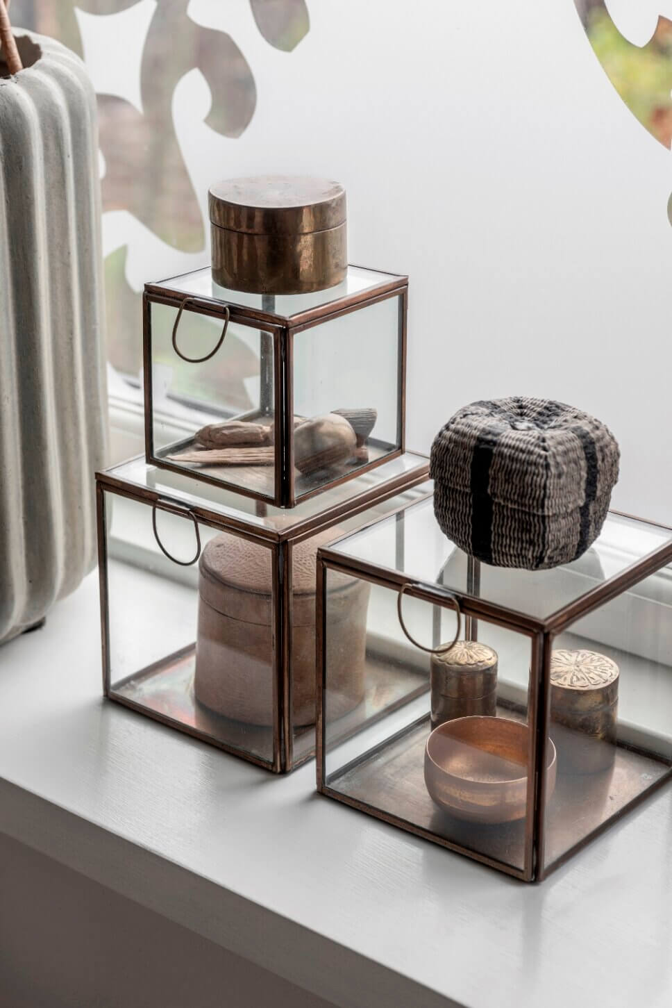 Skandinavisch modern eingerichtetes Schlafzimmer in Altbau