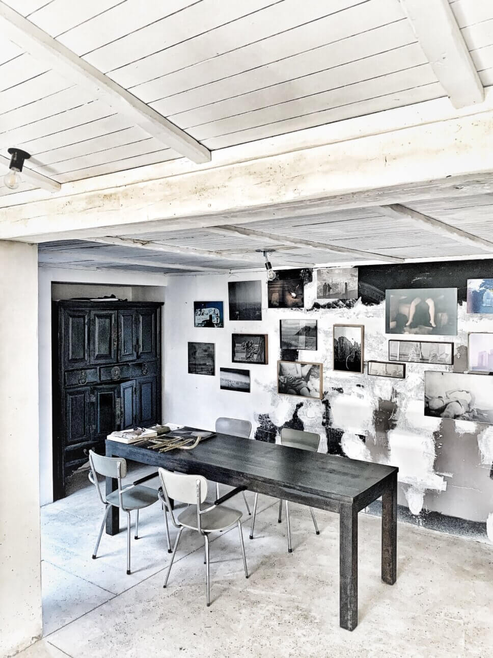 Modern eingerichtetes Esszimmer in Bungalow