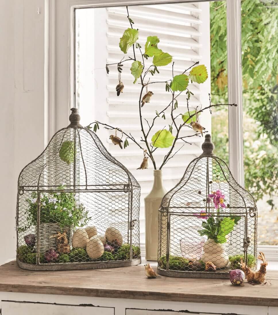 mit Osterdeko geschmückter Tisch