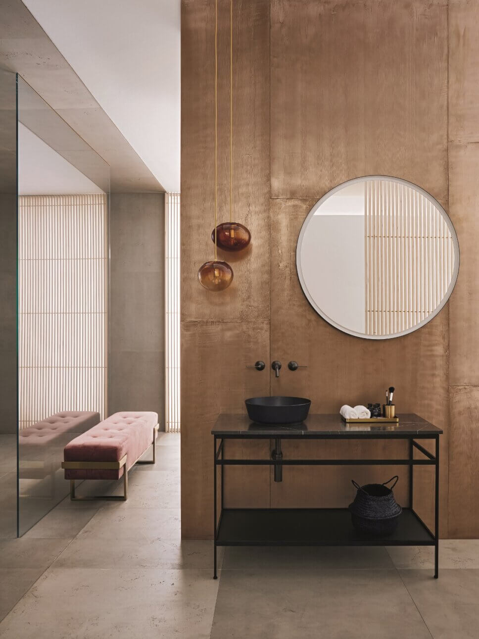 Modern eingerichtetes Badezimmer mit Waschbecken