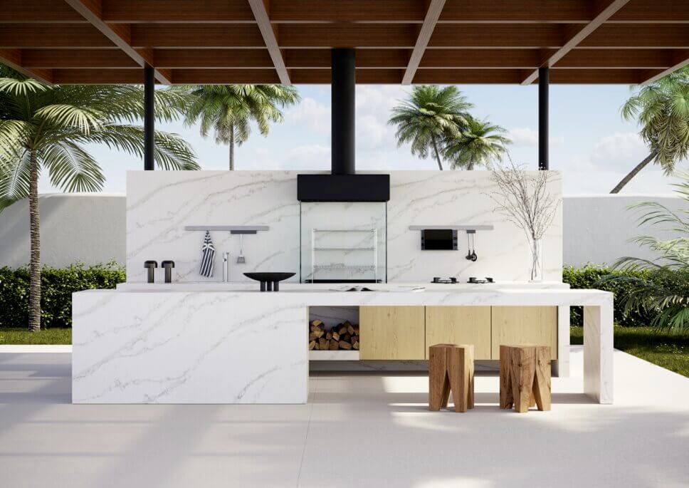 Minimalistische Outdoorküche mit Spülbecken und Gasbrenner auf Terrasse