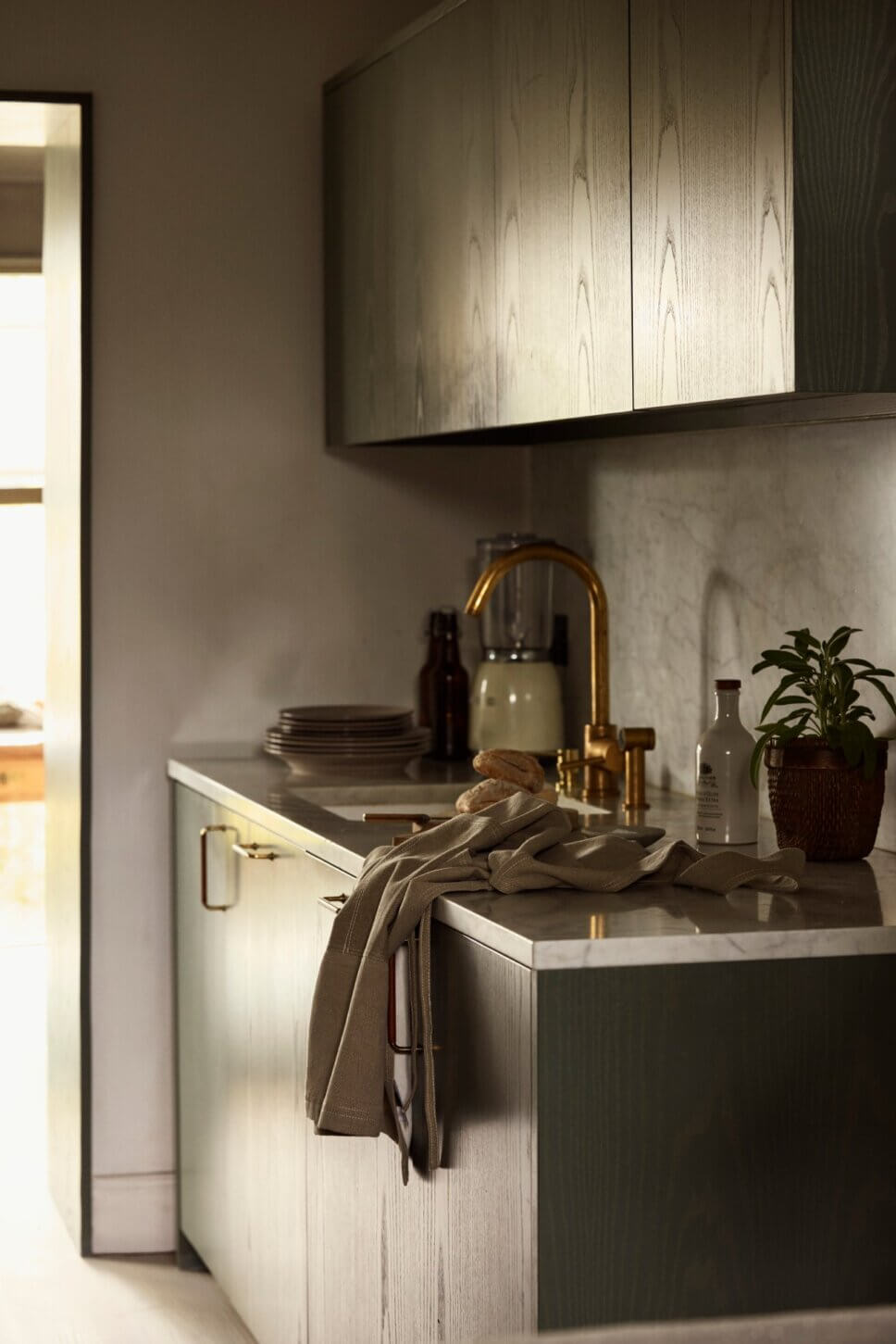 Behaglich eingerichtete Küche in Altbau Villa