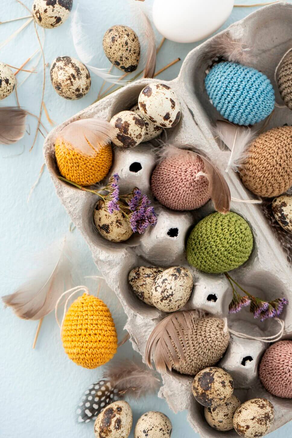 Gehäkelte Ostereier in Eierpappe