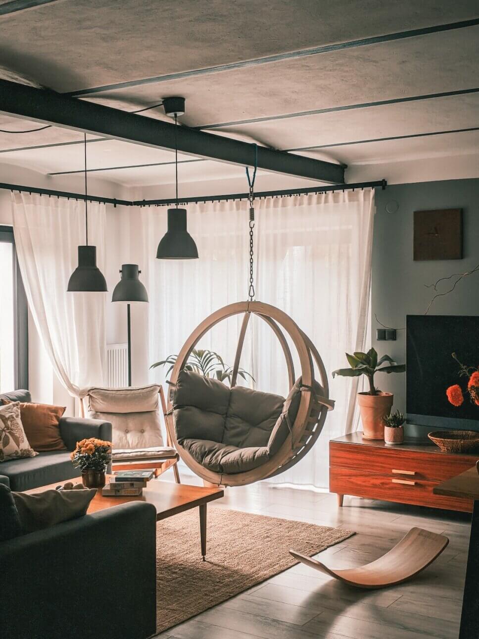 Moderner Hängesessel in Wohnzimmer